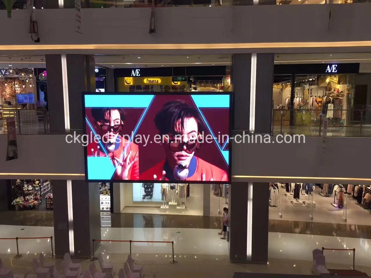 Ultra HD Indoor P1.56 LED Video Wall Full Color LED Display Panel with 16: 9