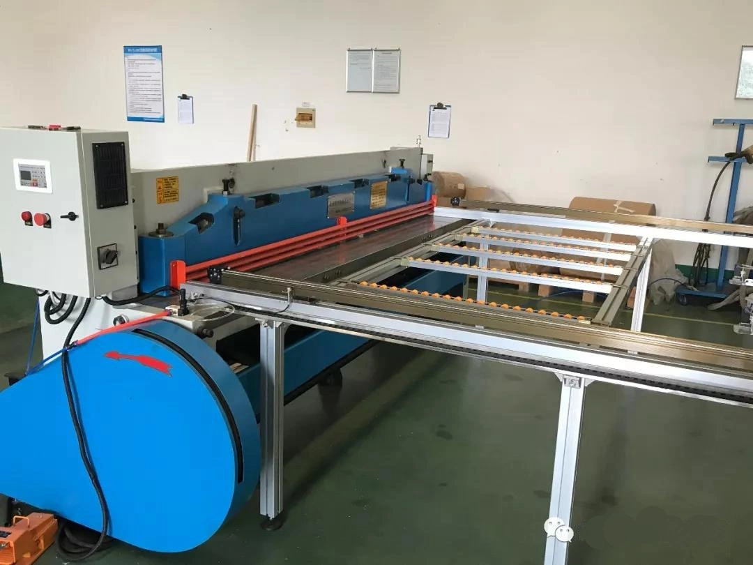 Insulation Material Paperboard Automatic Shear Machine with Auto Feeding Function