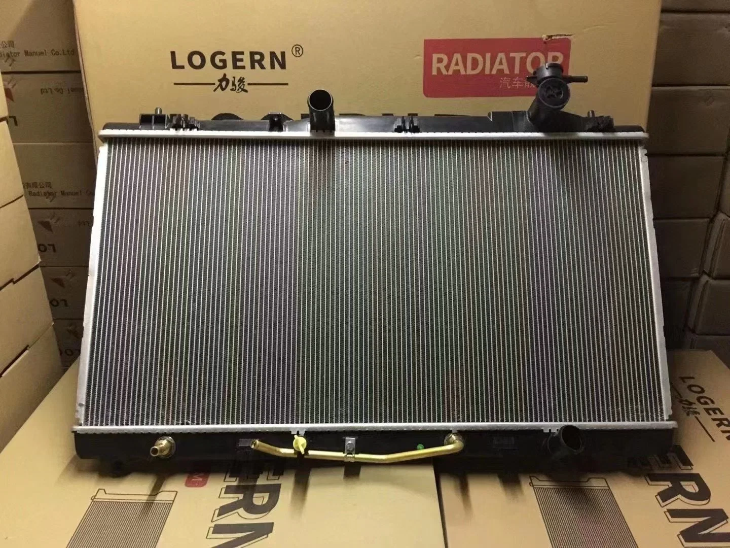 Intercooler Radiador de Alumínio para Carro Toyota Camry OEM: 16400-Oh210