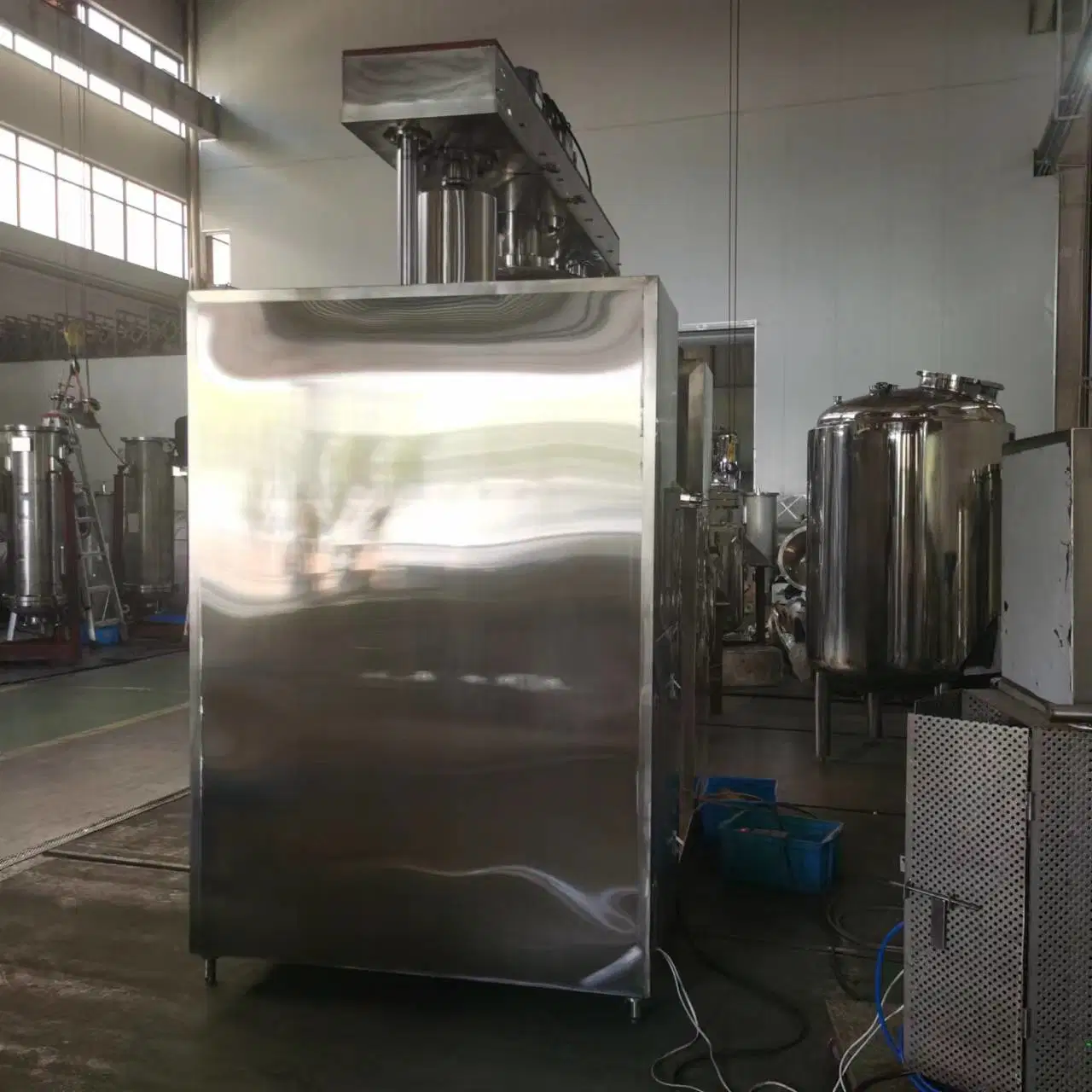 Cosmetic Homogenizer Mixer/Automatic Body Lotion Cream Making Machines/Vacuum Emulsifying Equipment