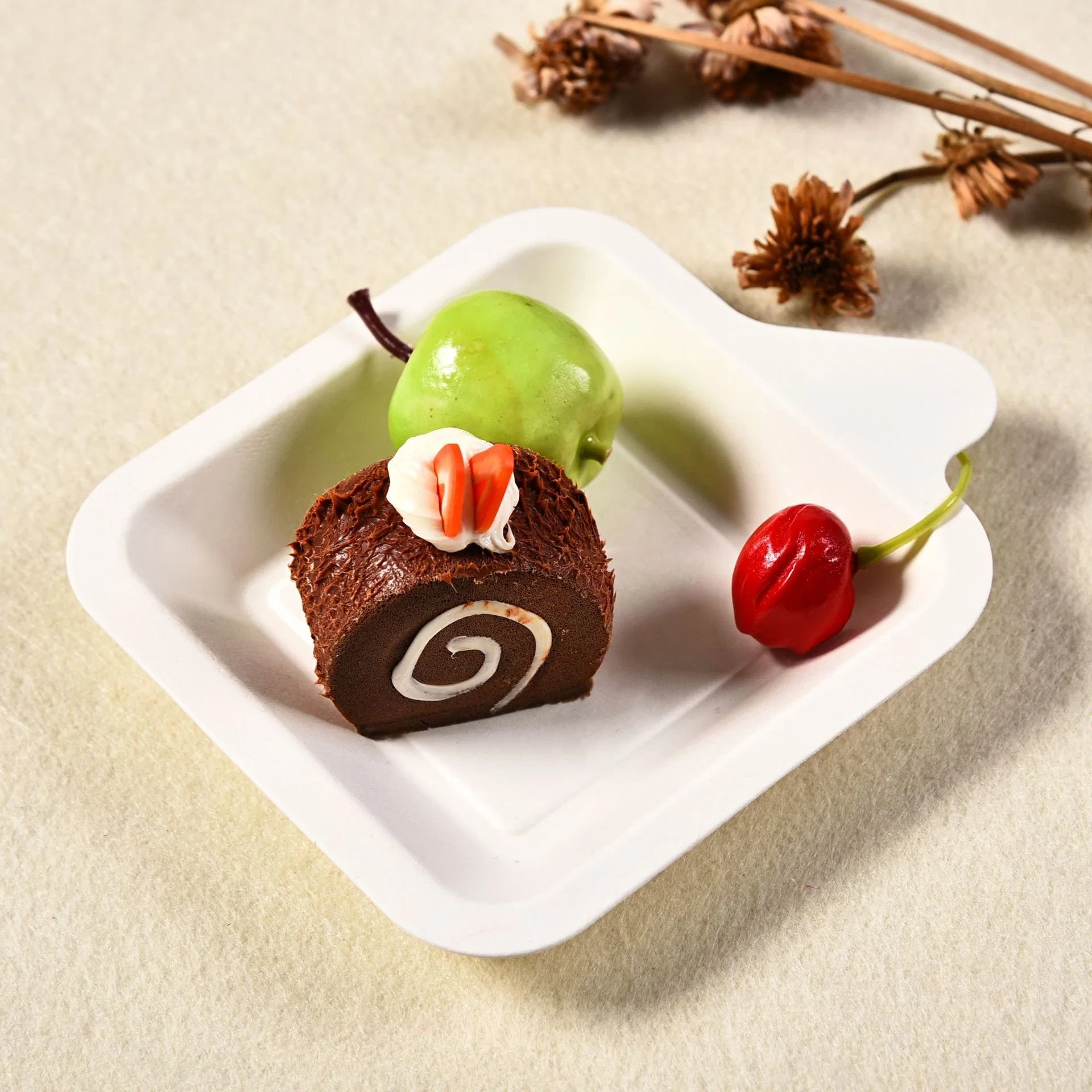 Factory Direct Sales Biodegradable Compostable Bagasse Disposable Pulp Cake Pastry Tray