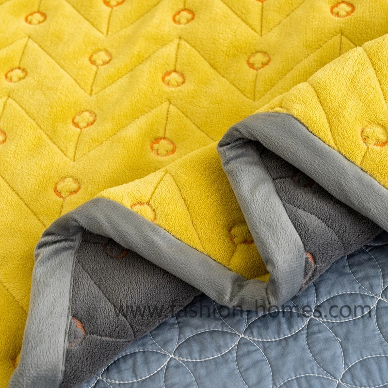 100%Polyester Velvet Comforter and Embroidery Quilt and Bedding Decor