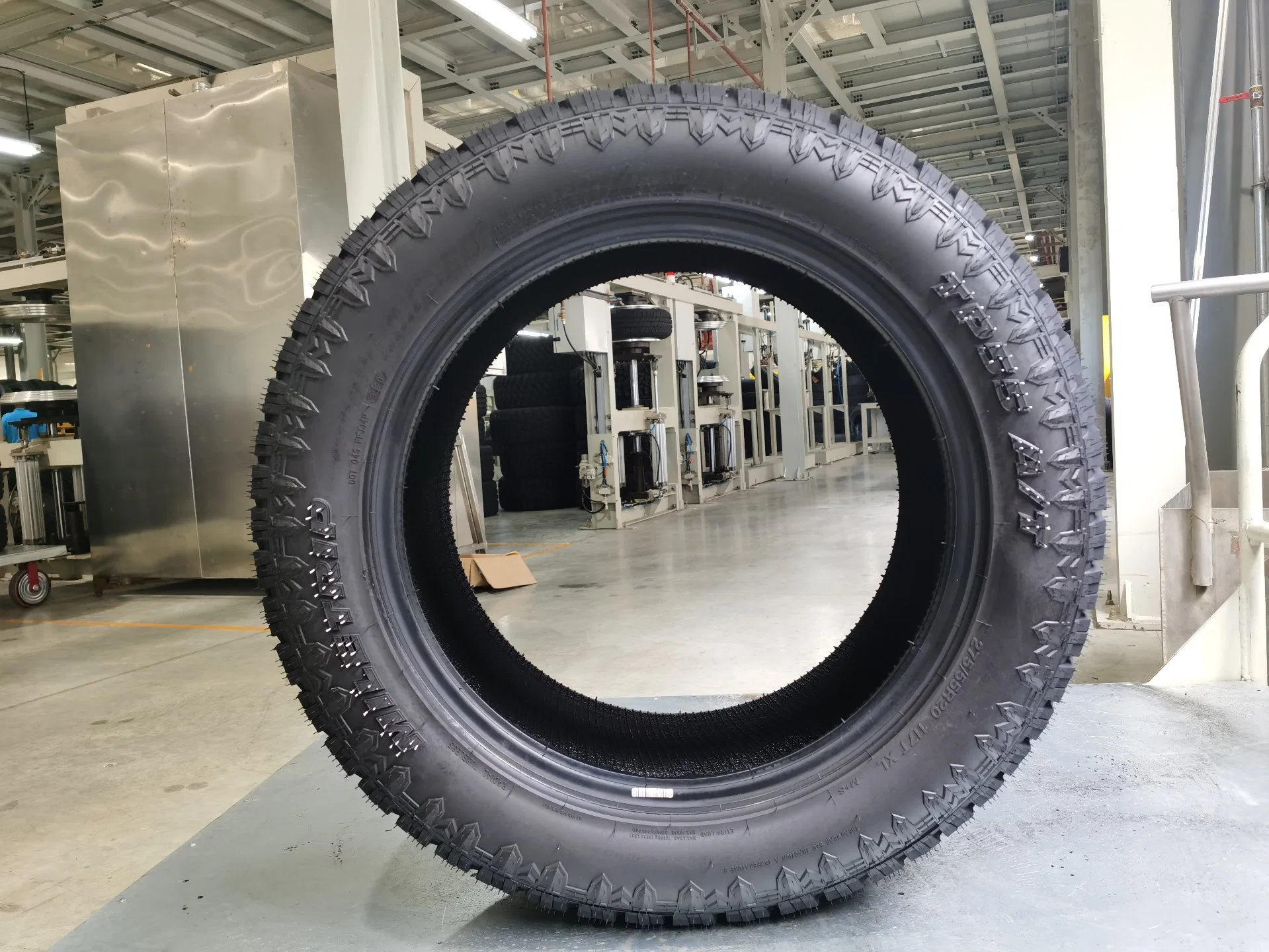 LT275/70R18 Wholesale/Supplier New Passenger Car Tires Made in China Light Truck Tires Semi Truck TBB brand big discount cheap price SUV  for Ford Pick up 4x4 dura tyres