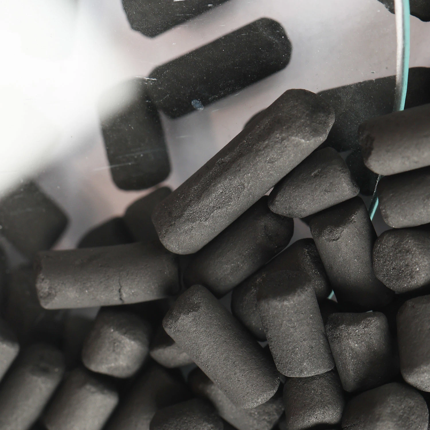 500 Kg Pro Kubikmeter Schüttdichte Black Coal Columnar Aktivkohle im Bereich der Gasreinigung