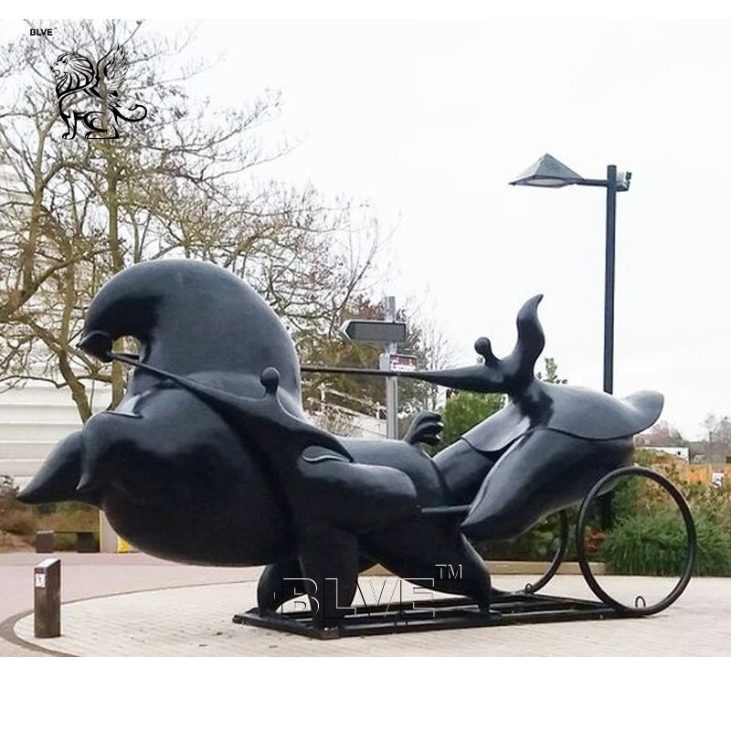 Grande sculpture personnalisée en usine à l'extérieur Jardin d'Art Moderne femme statue de bronze Fat Lady avec vélo