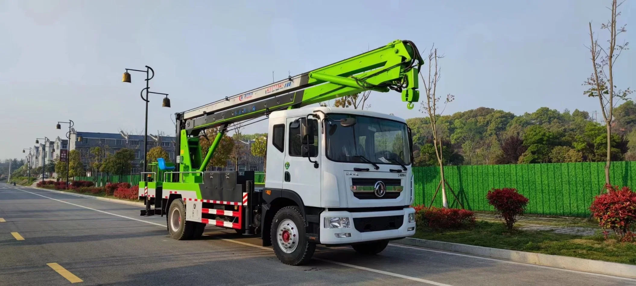 Dongfeng 4X2 20m Folding Arm High Altitude Operation Aerial Work Platform Truck Factory Sale