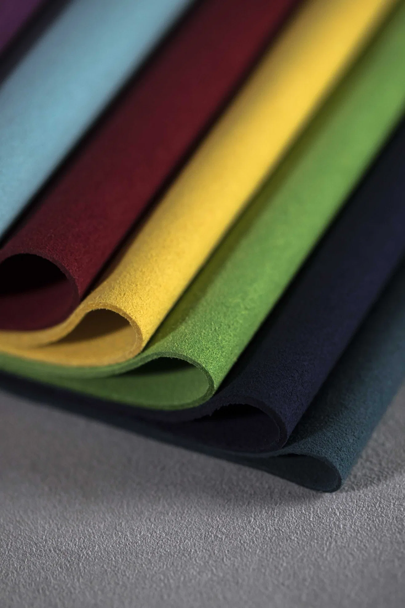Synthetic Nonwoven Suede for Fashion Lady Handbags and Leather Goods