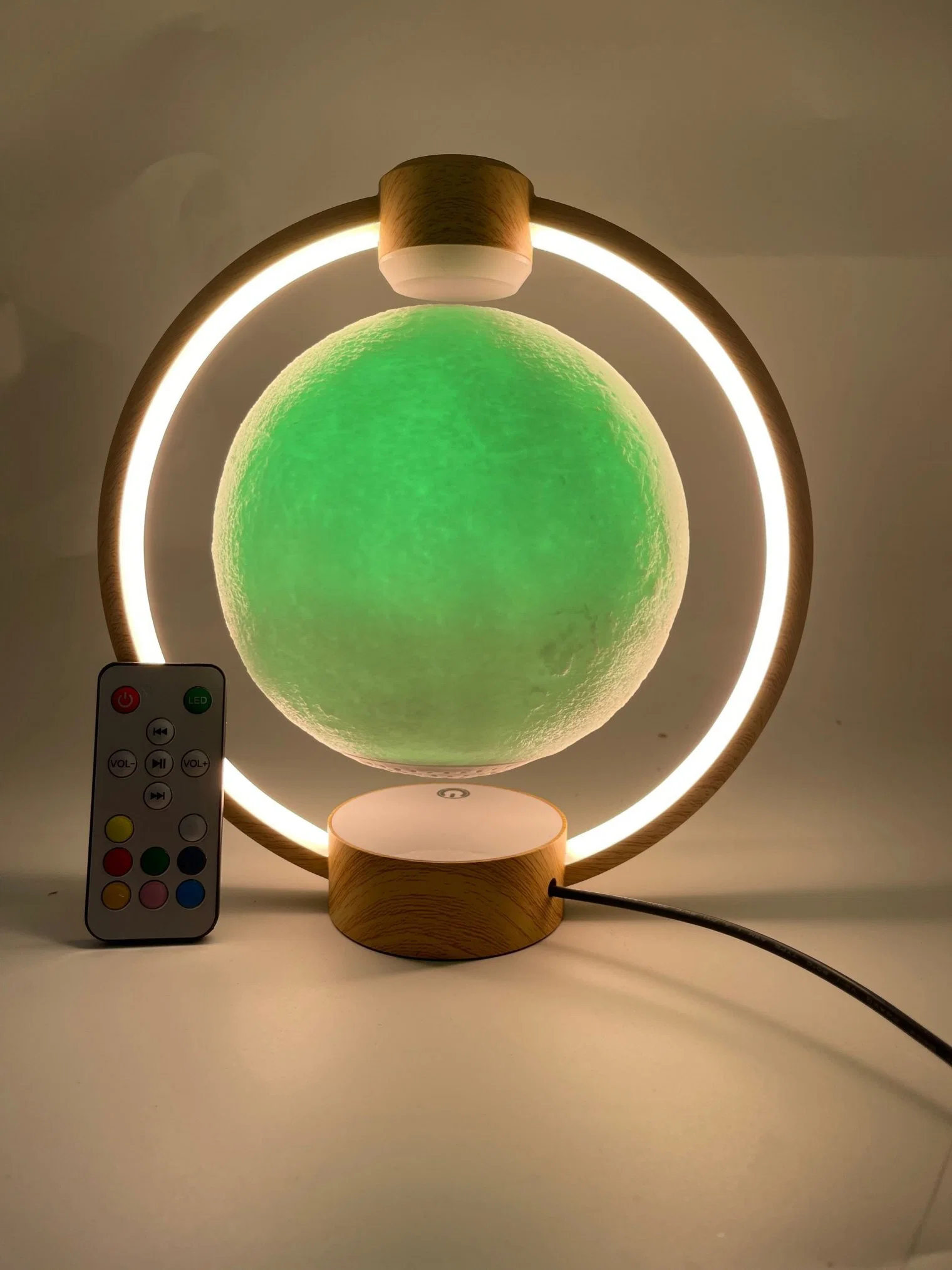 New Round Shape Magnetic Levitation 6inch Moon Lamp Night Light Bluetooth Speaker for Decoration