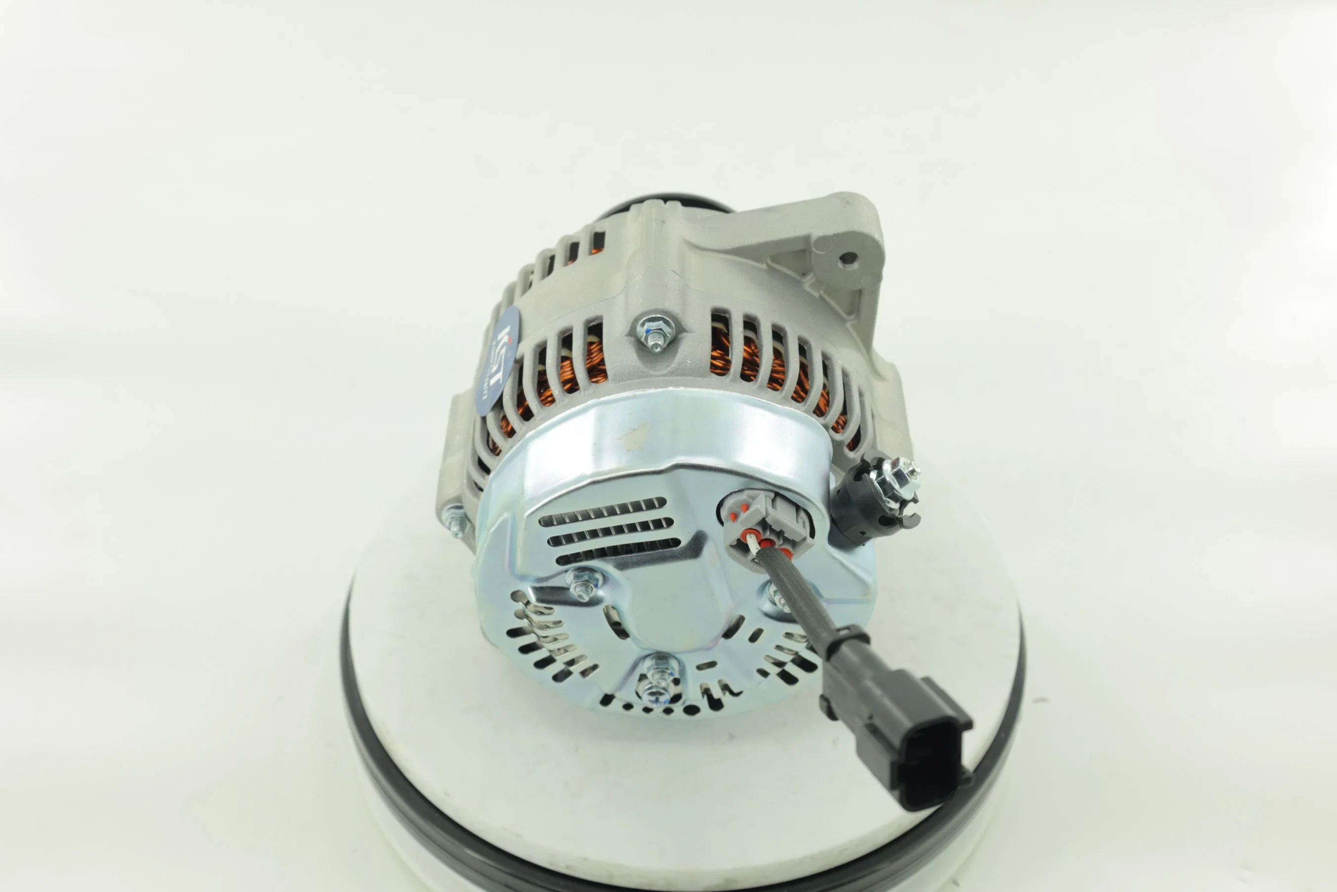 Km207-3 Excavator Auto Parts 28V 60A Alternator 27040-2220b