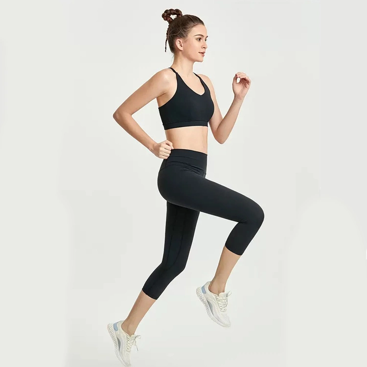 La libertad perfecta Racerback Deporte Bra Strappy sostén deportivo para las mujeres, Brathable malla posterior Sexy Yoga apoyo medio Bra con copas extraíbles