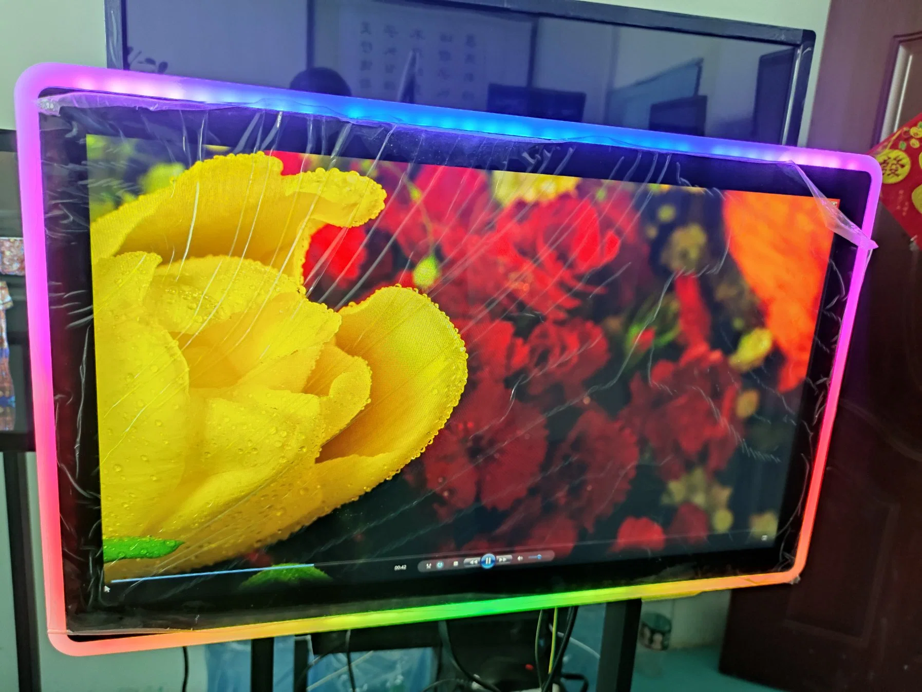 شاشة تلفزيون 32 بوصة شاشة إعلان 4K منحنية مشغل LCD اللمس اللاسلكي