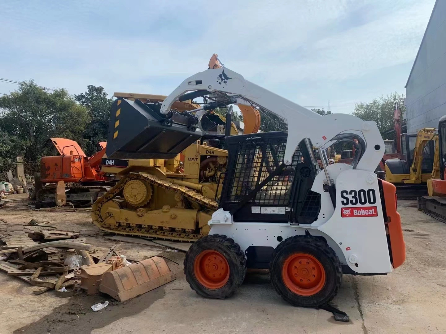 Second Hand Machine Bobcat S300 Steer Loader Backhoe Loader