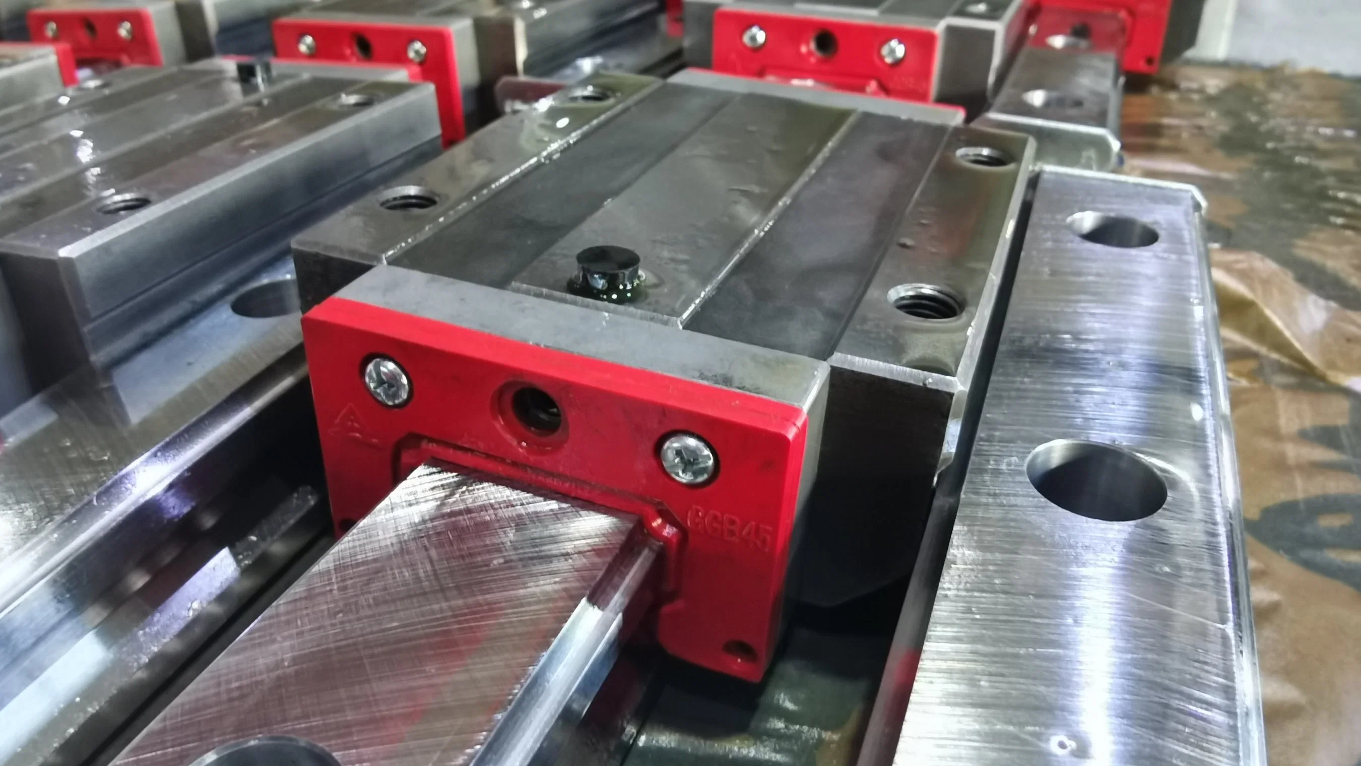 Roller Linear Guide with Blocks Rail Guide Laser Cutting Parts Linear Actuator