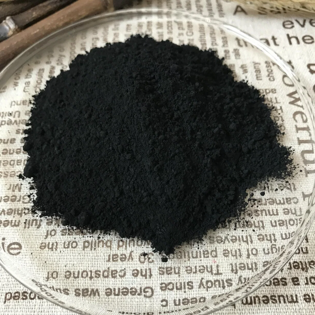 Iron Black Toner Cement with Multiple Types of Iron Oxide Black