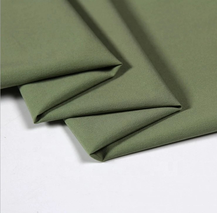 Tissu imprimé numériquement en polyester/nylon/spandex recyclé RPET tissé pour vêtements d'extérieur, manteau en duvet, veste et uniforme.