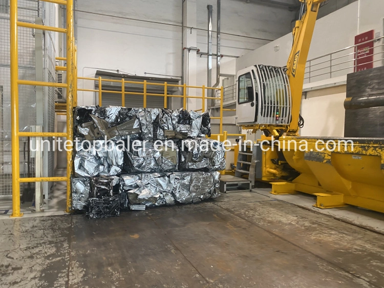 Máquina de empacadora de chatarra móvil para chatarra de carrocero Máquina de reciclaje de enfardadores hidráulicos de metal Compactador Press Baler para Hierro Aluminio Cobre Acero Residuos de coches