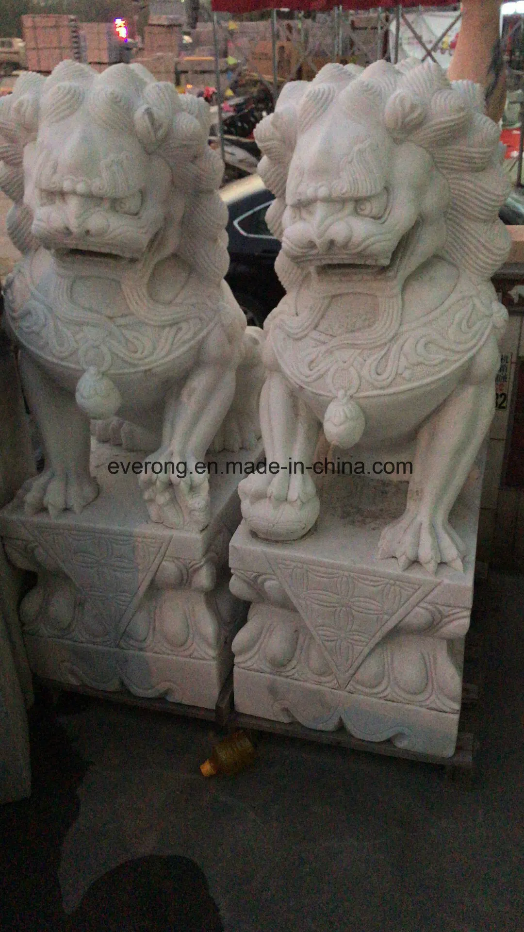 Well Polished Natural Stone Lion Statue Wholesale/Supplier Hand Carved Foo Dog Sculpture