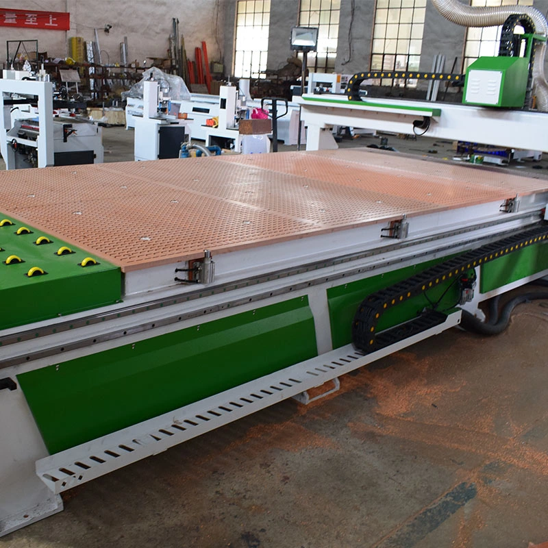 1300*2500mm 4**8FT Automatic Tool Change Atc 1325 1530 2030 CNC Router Machine with 8 Tools for Furniture Cutting Engraving