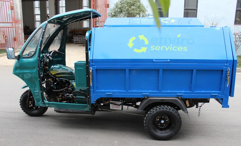 Cabine sanitaire fermée cargaison électrique motorisée tricycle Auto Rickshaw passager Moto-roue