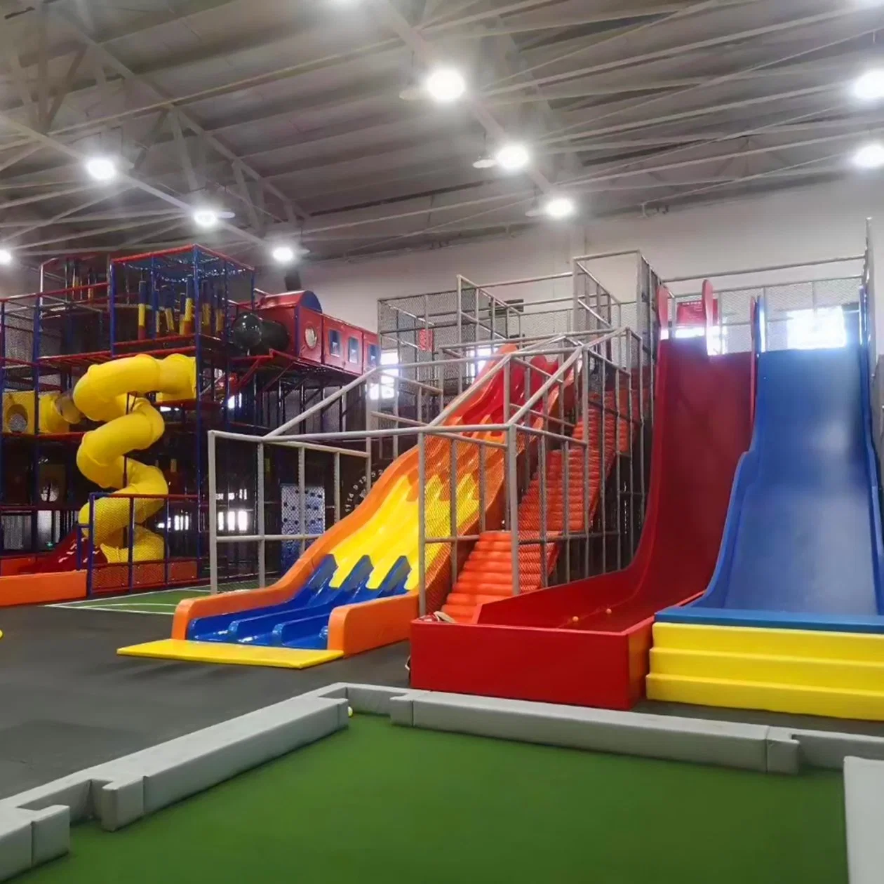 Kundenspezifische groß angelegte Indoor-Kinderspielplatz Ausrüstung Net Red Toys