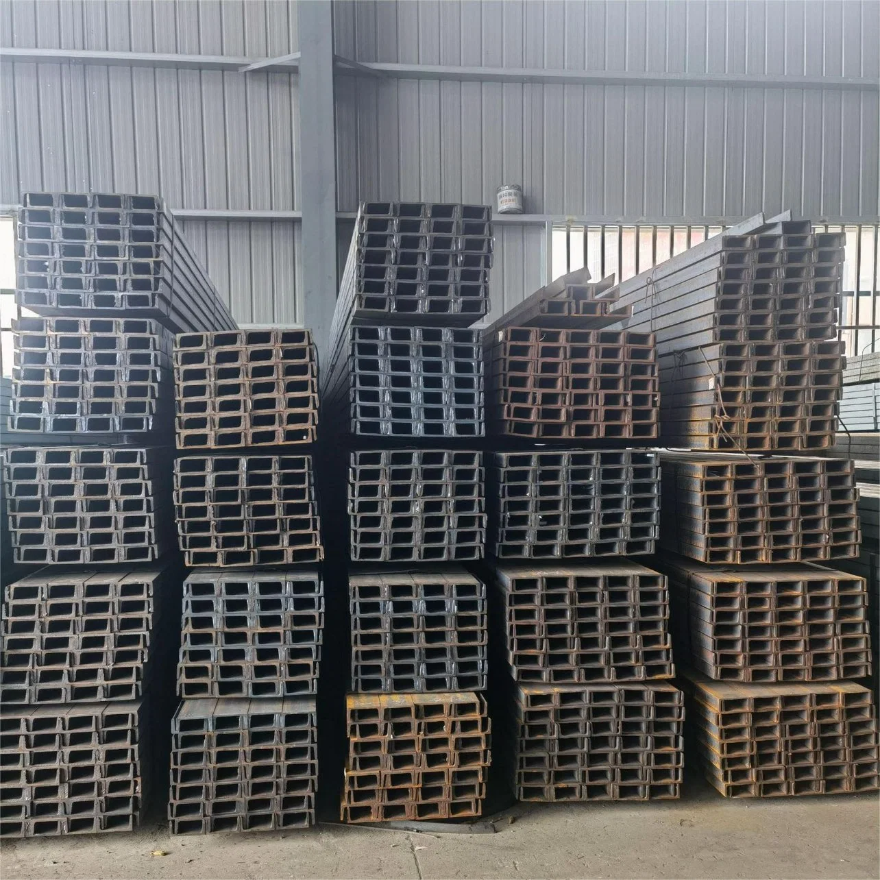 Verzinktes Stahlprofil Light Steel Kanal U Beam Steel für Mechanische Ausrüstung