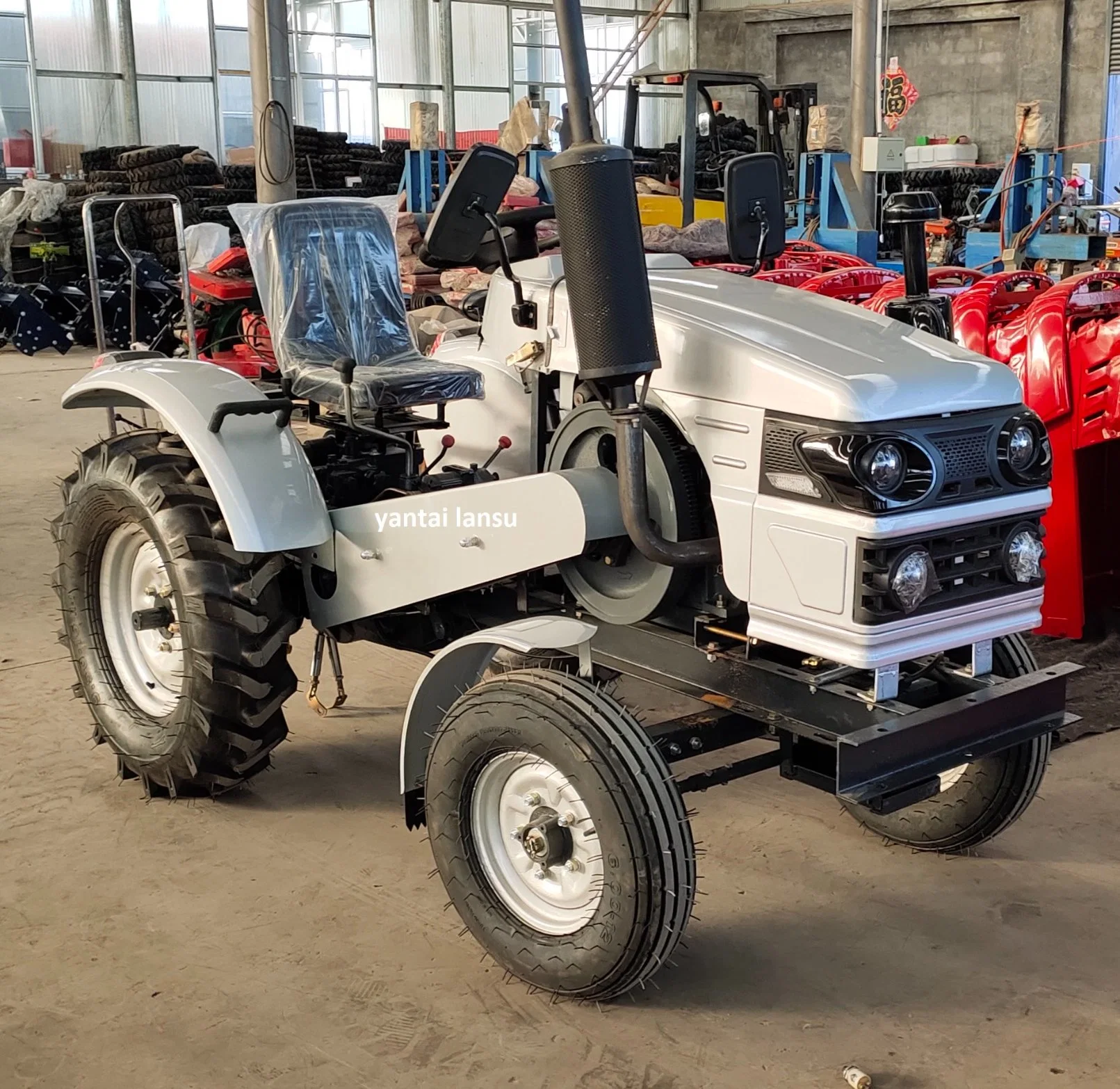 Mini-tracteur diesel 20 ch à boîte de vitesses robuste et durable homologué ce