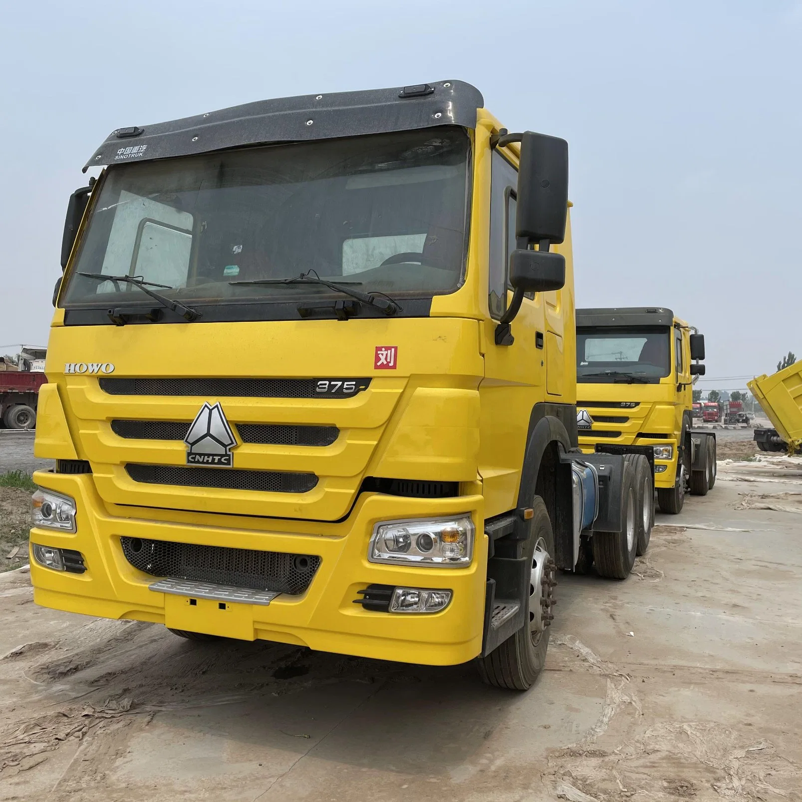 Venda a quente em África Sinotruk HOWO 375371HP A HP 6X4 VEÍCULO DE CARGA levantada da cabeça do Trator