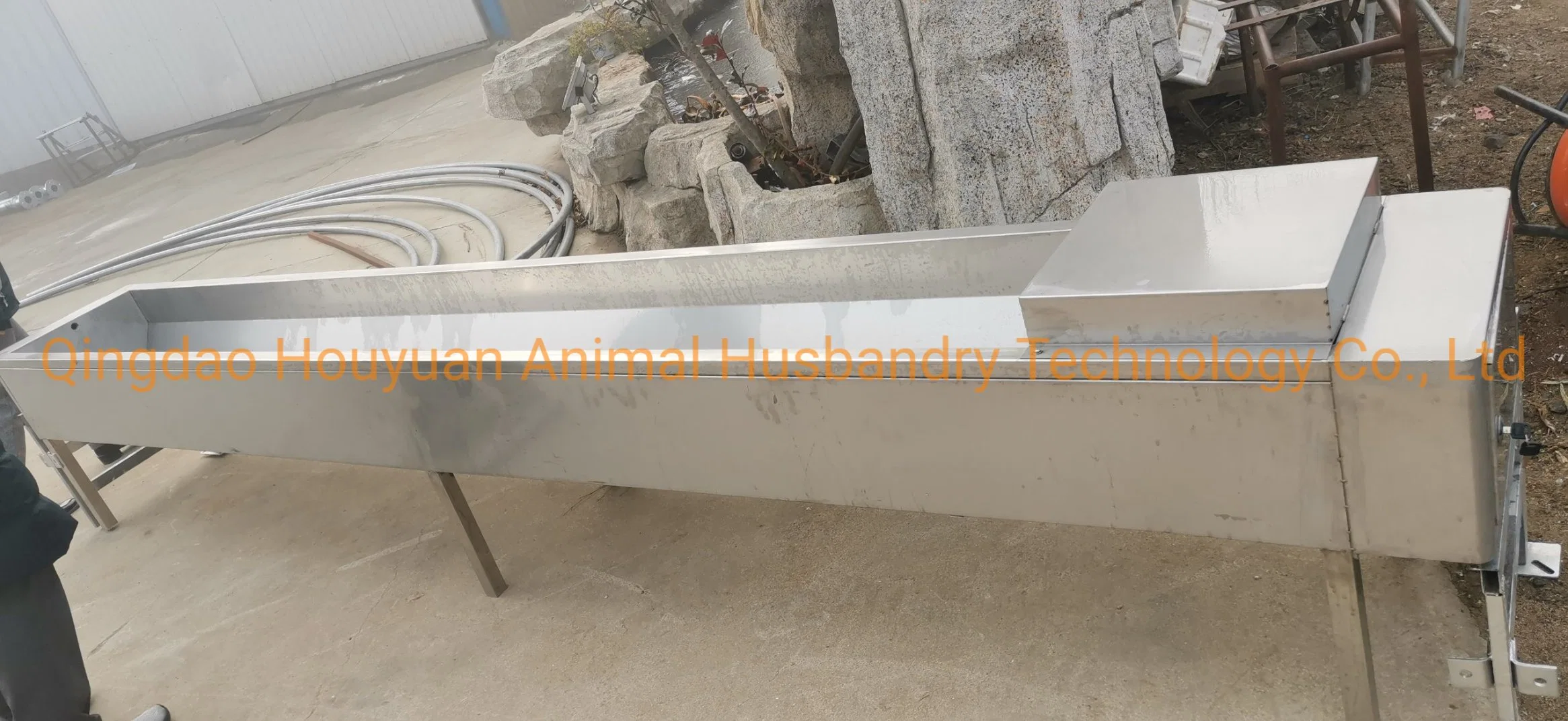 Automatic Temperature Control Animal Waterer Drinking Water Trough for Cow
