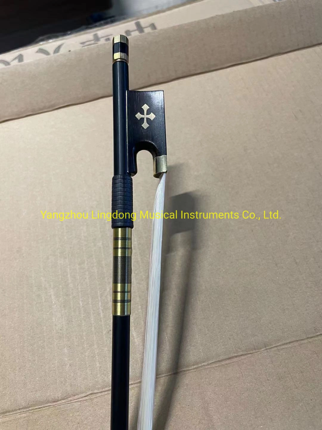 Wholesale/Supplier Black Carbon Fiber Violin Bow in China