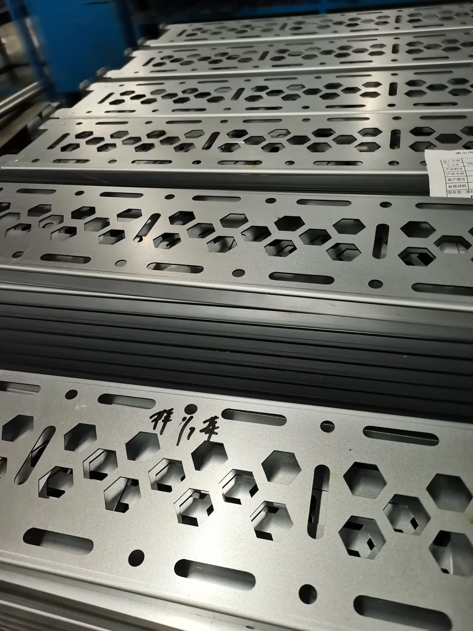 Professional Sheet Metal Manufacturing Punching Laser Cutting Service