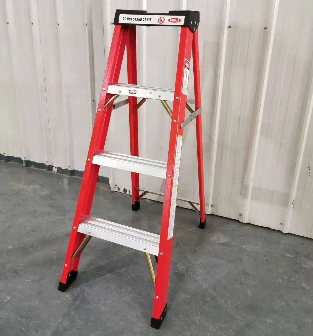 Top Quality Fiber Glass Insulated Step Ladder / Aluminum Ladder Middle East Market