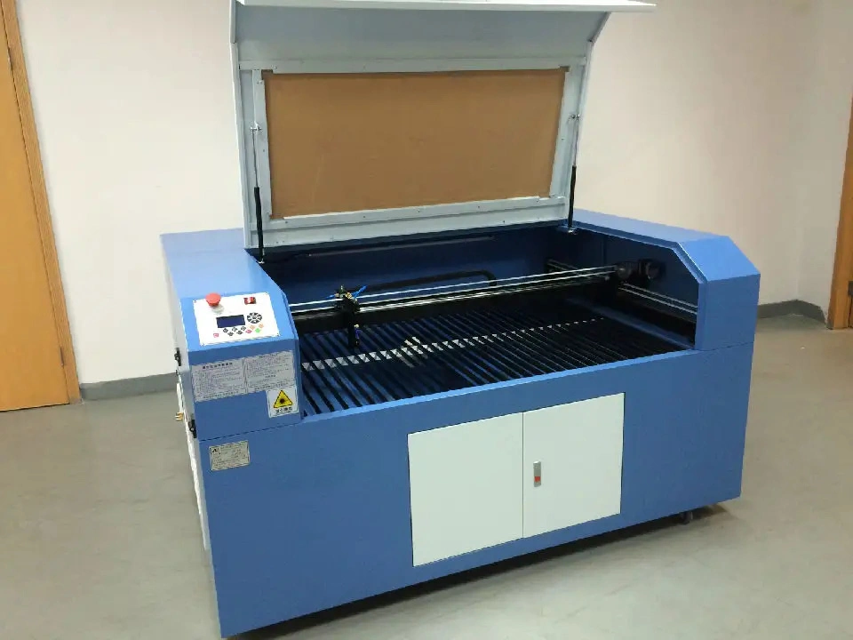 Large Size Plywood CO2 Laser Engraving Cutting Machine 1300*2500mm