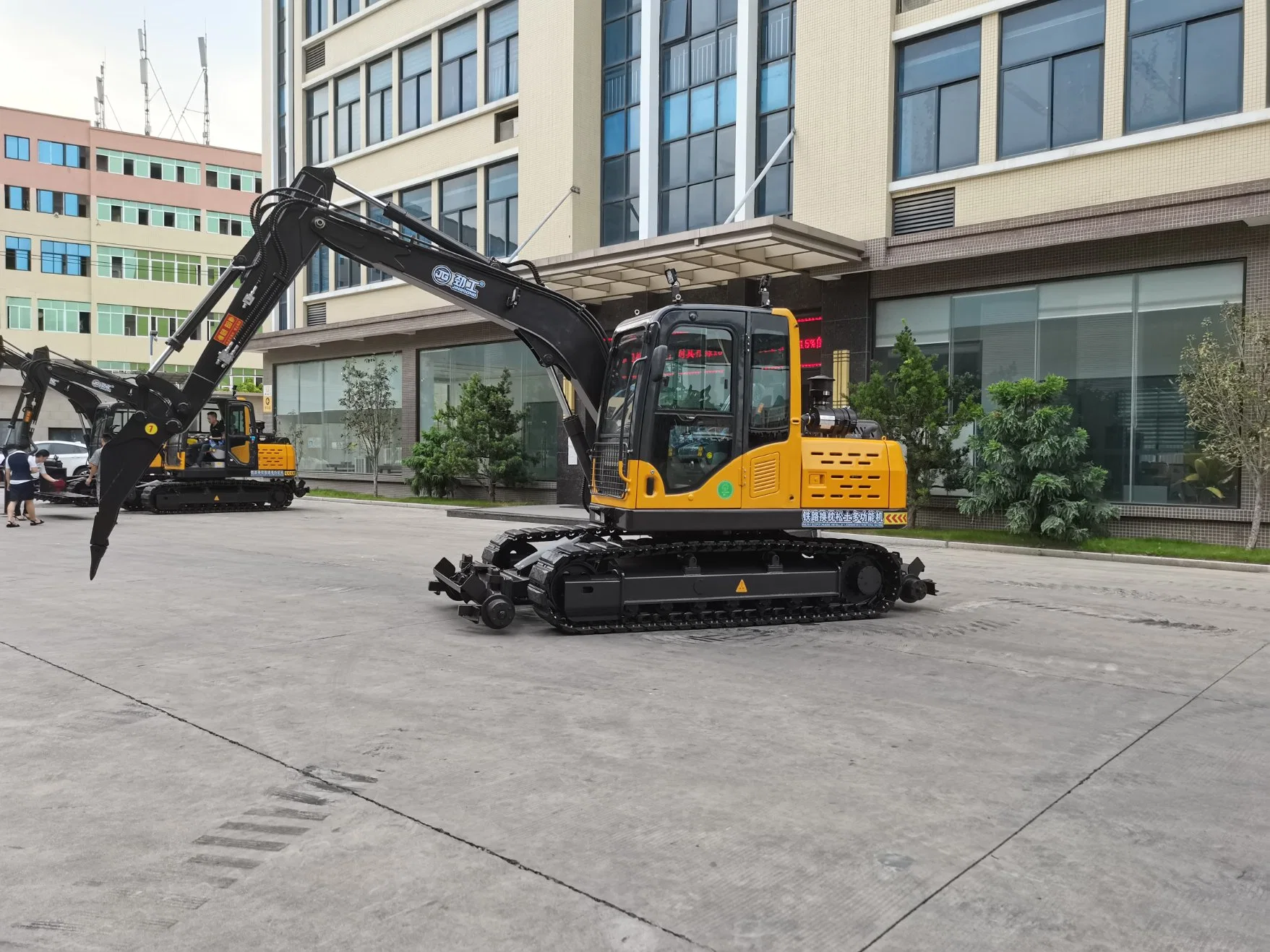 Jg80 Lastro Máquina de manuseio de escavadeira Hi-Rail limpando o lastro seguintes Sleeper