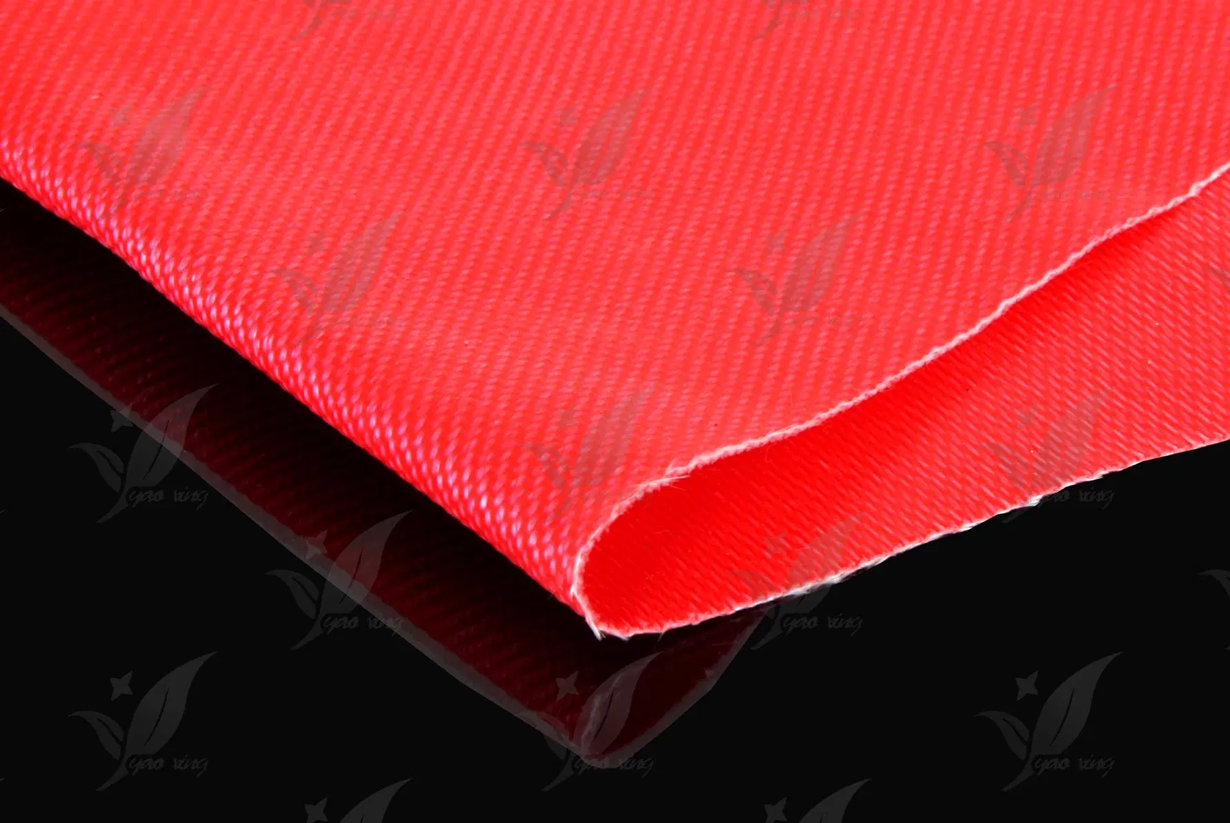 Tissu en fibre de verre recouvert de caoutchouc de silicone de couleur rouge ignifuge