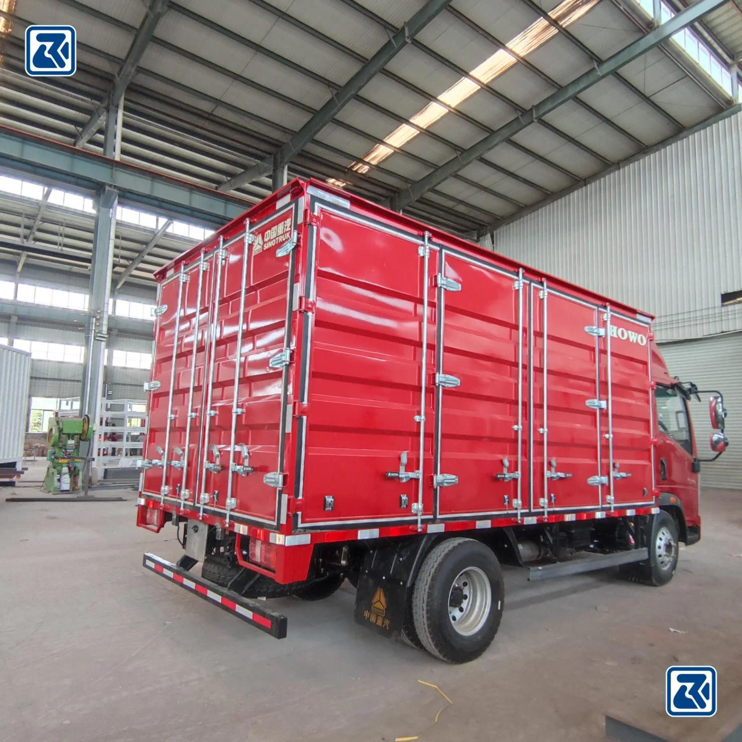 Heavy Duty Sea Food Box Van Refrigerator Truck with Insulation