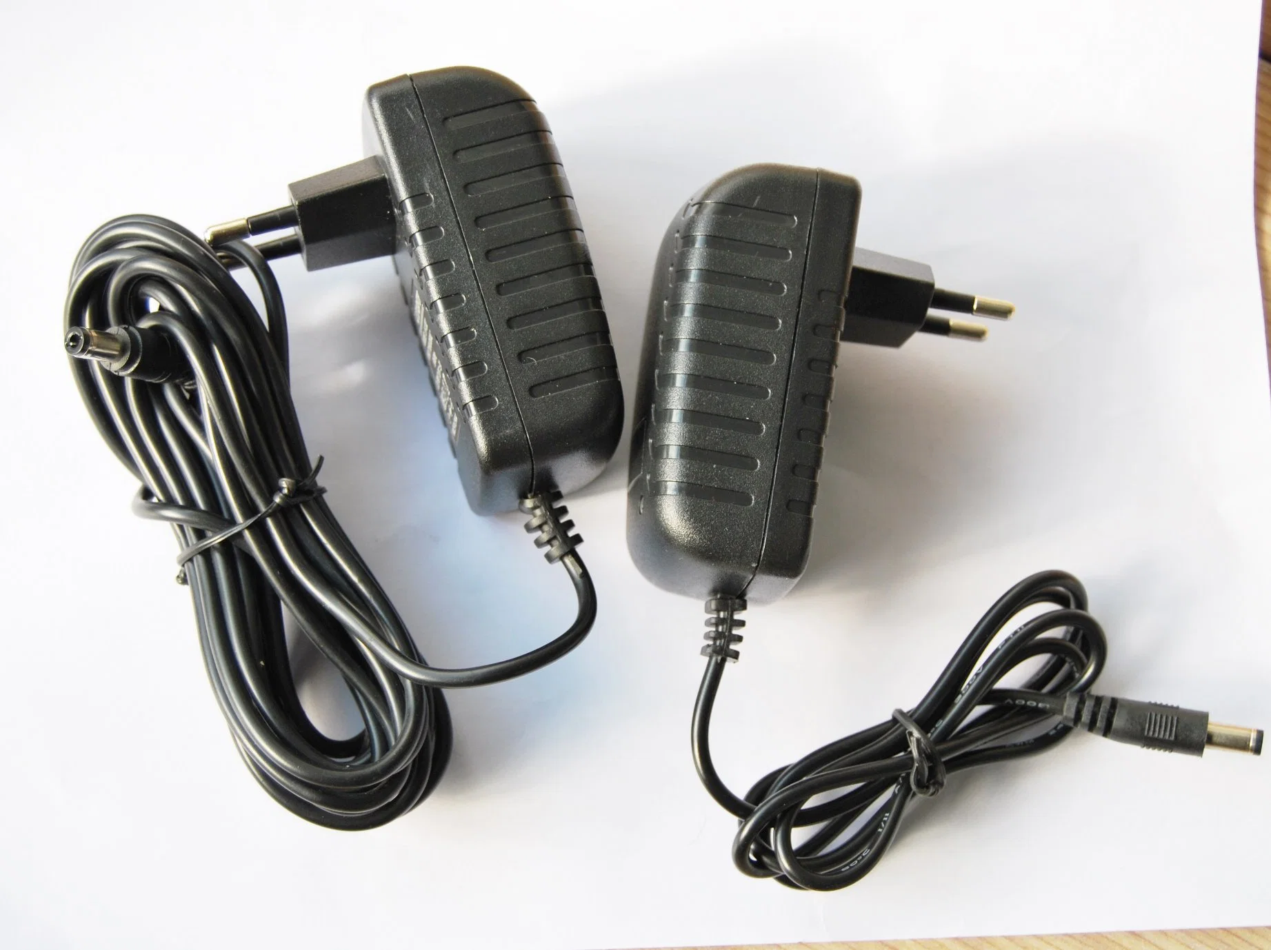 12V 1.5A AC DC Power Adapter Plug Ce Certificated