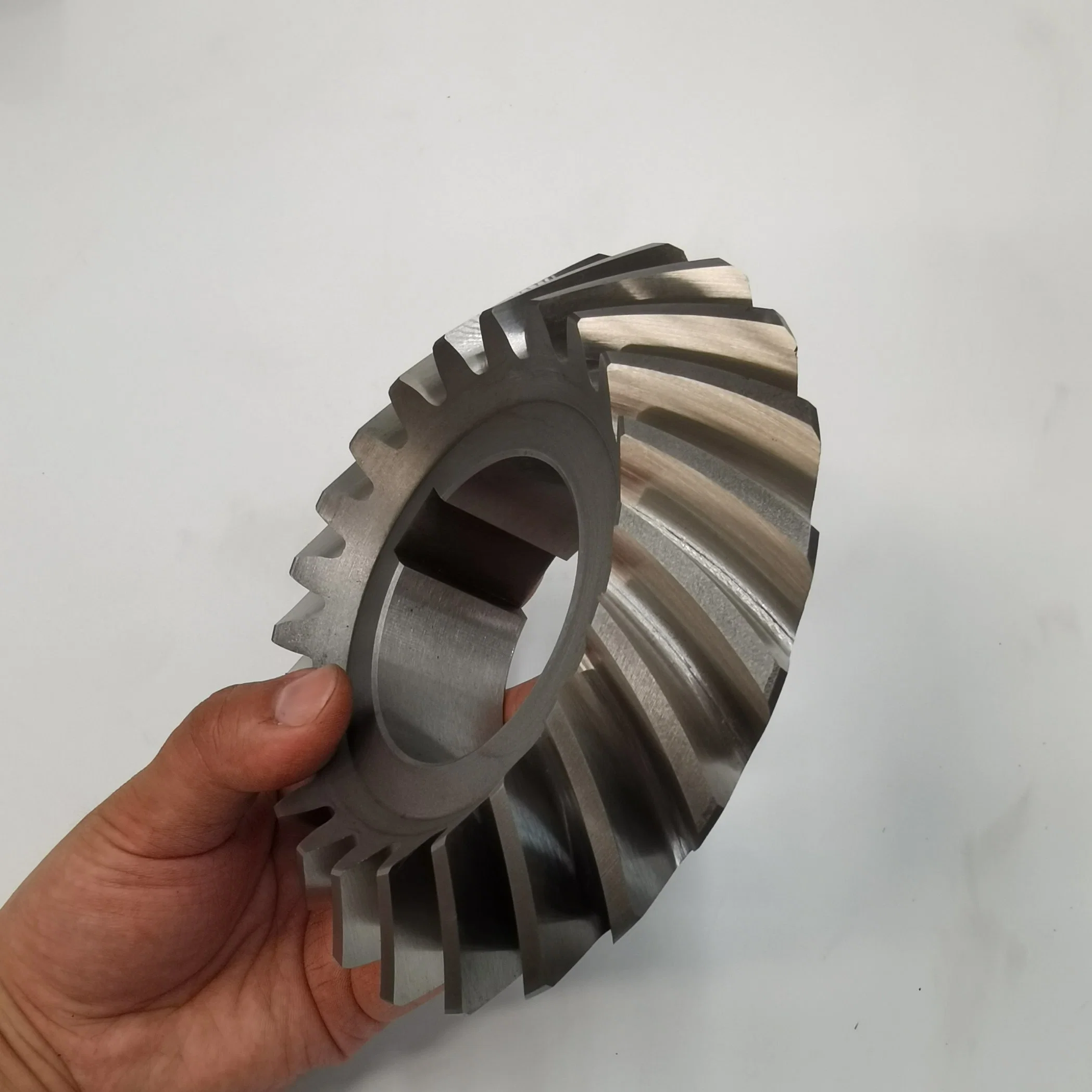 Customized Spiral Gear Module 6.5 with 22 Teeth for Oil Drilling Rig/ Construction Machinery/ Truck