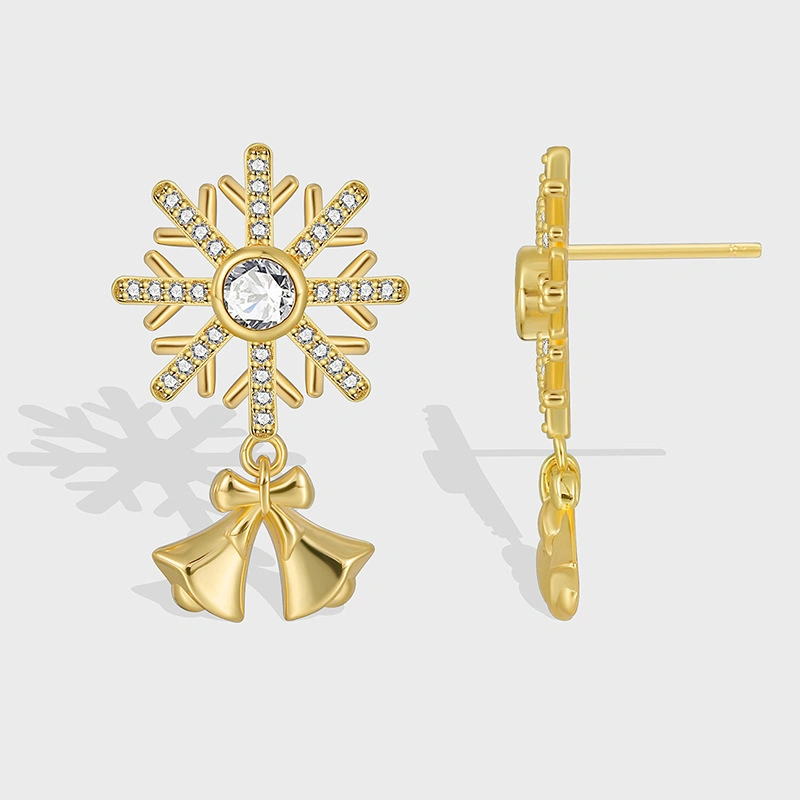 Wholesale/Supplier Gold Plated Brass Jingle Bells Snowflake Shaped Cubic Zirconia Stud Earrings for Christmas Jewelry Gift