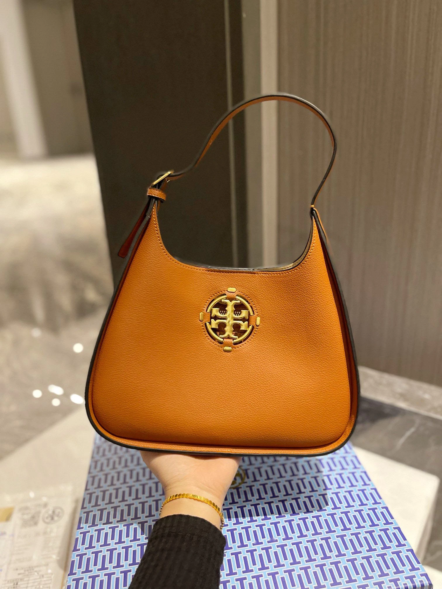 Zonxandesigner Handbags, Famous Brand Oblique Handbags, Armpit Bags, Ladies Wallets and Luxury Handbags.