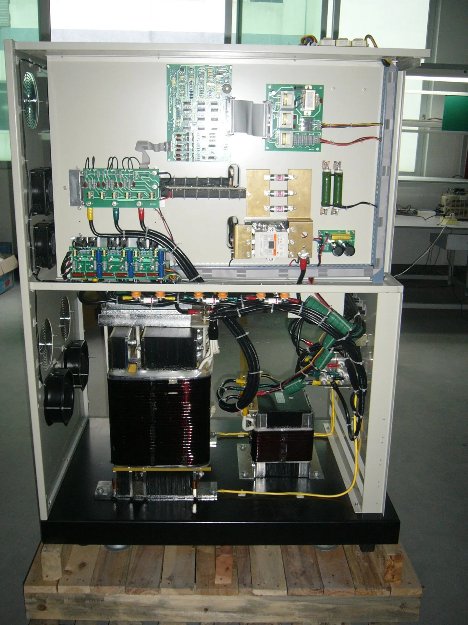 Tc120kVA 3: 1 True On-Line Double Conversion Design USV bietet alle Power Protection