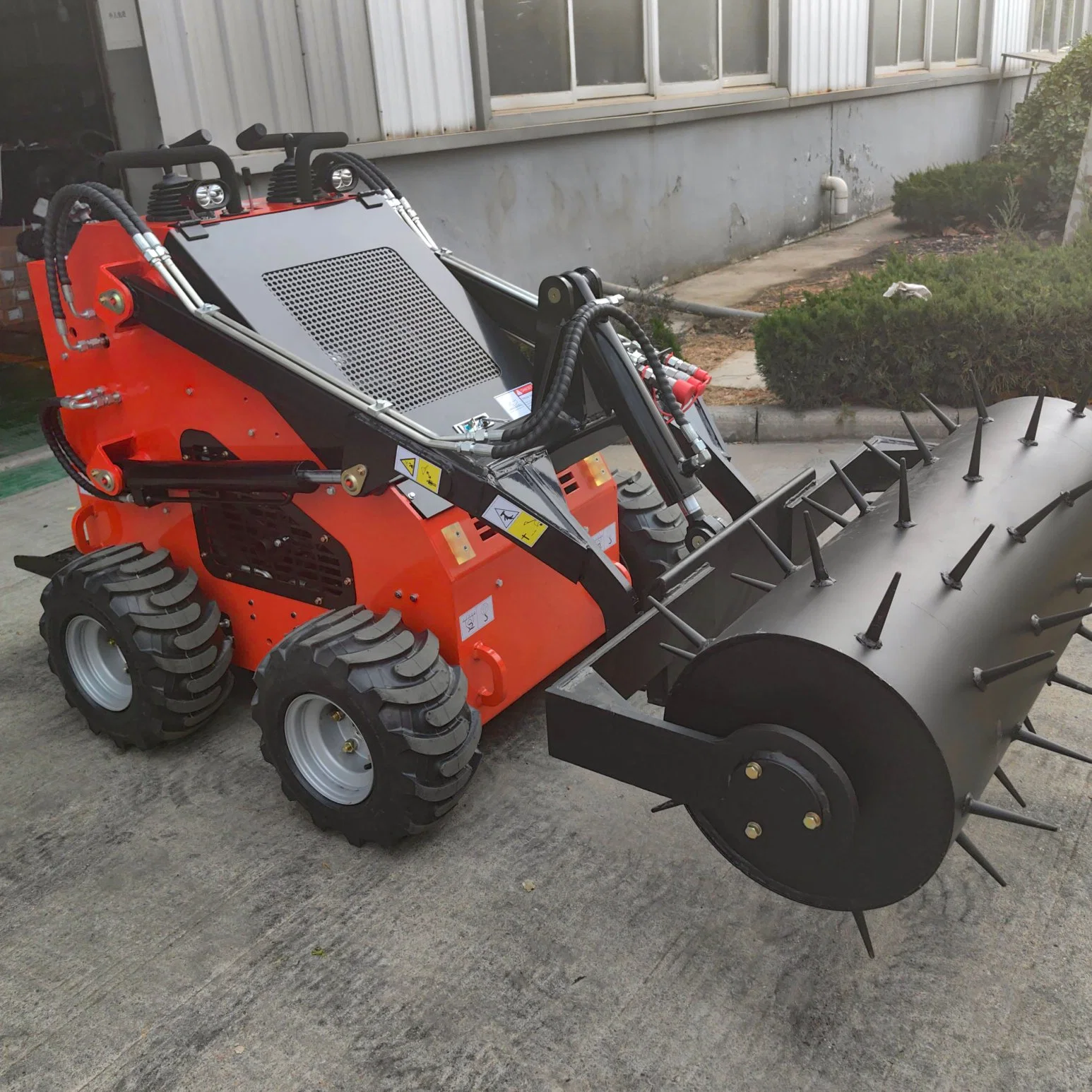 Mini-chargeuses à chaînes compactes Skidsteer, approuvées ce pour la Chine Chargeur compact rigide à chaînes en vente