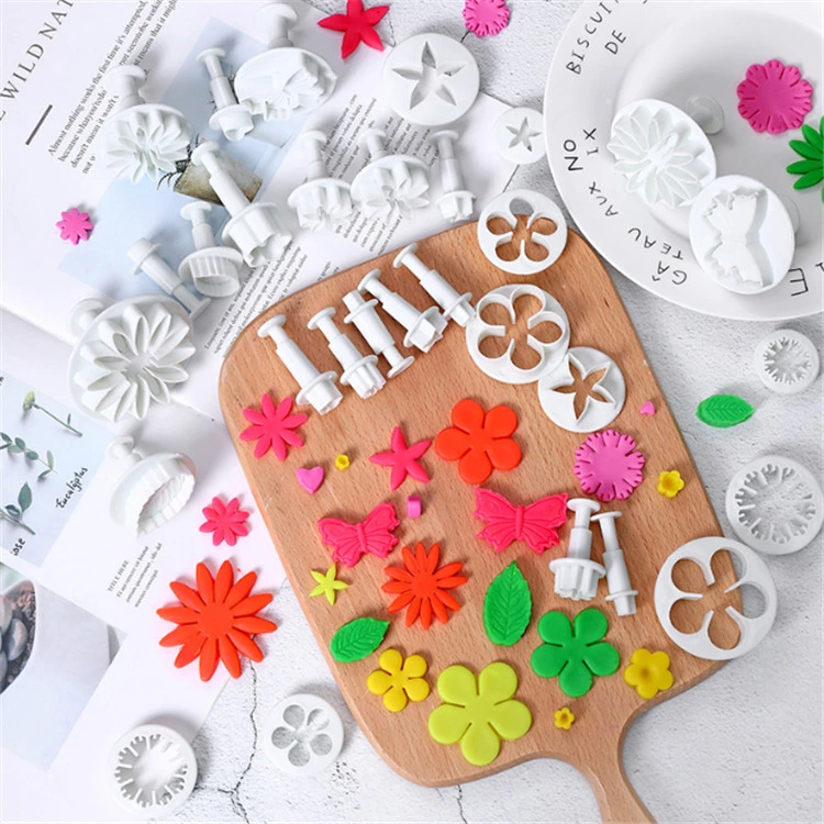 33PCS Plastic Cookie Cutter Plunger Cake Fondant Cutter Tools Set