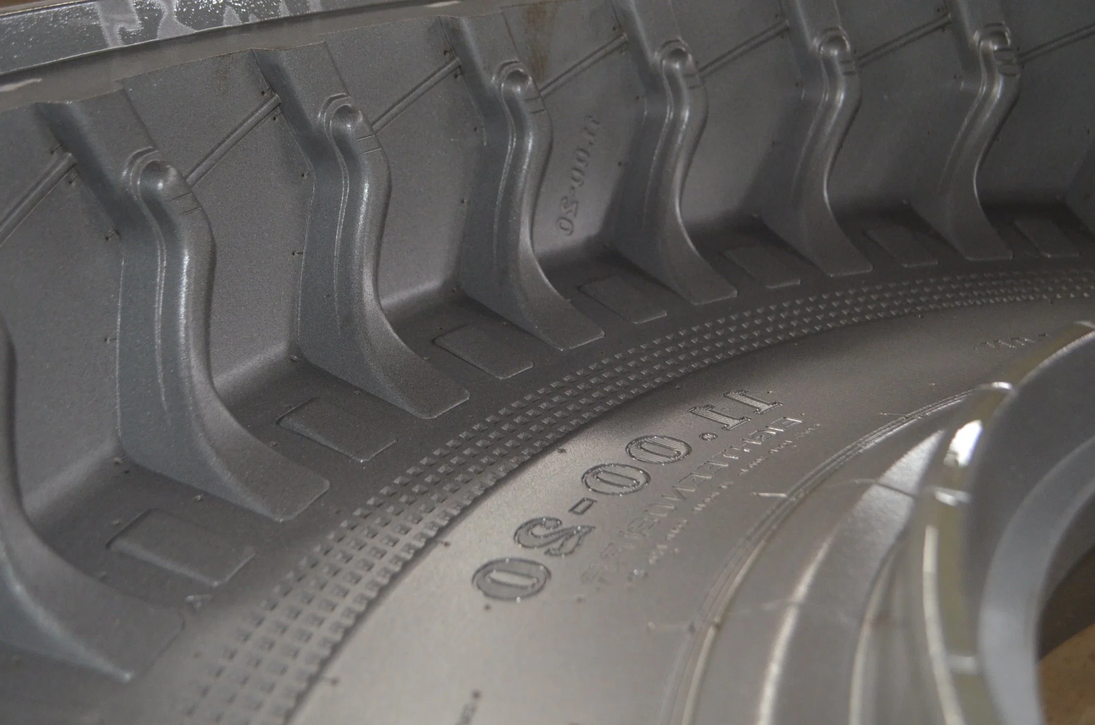 La industria agrícola Agr OTR neumáticos de caucho de neumáticos sólidos molde CNC
