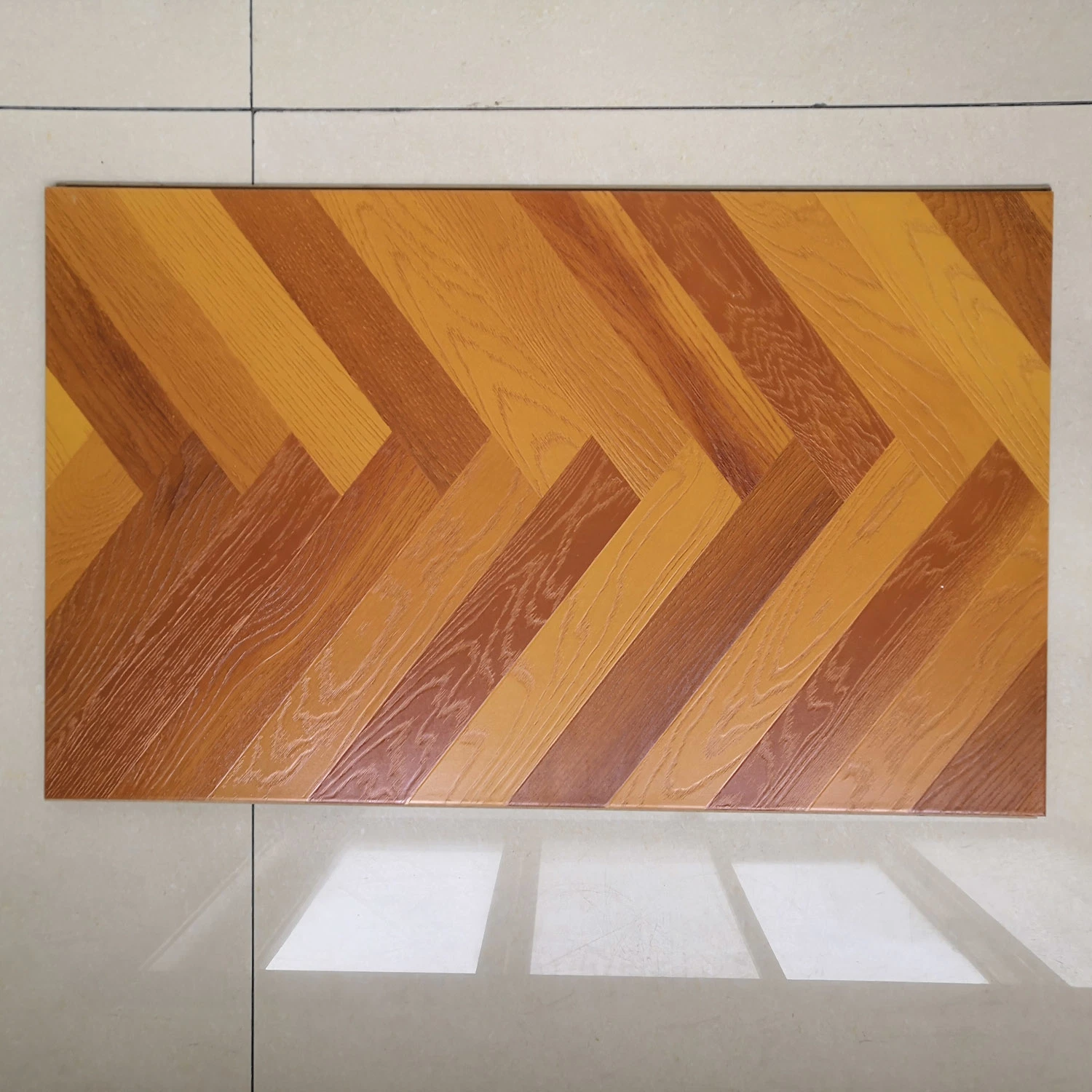 Cor natural personalizada Madeira Europeia carvalho de 14 mm de espessura Parquet laminado Piso de madeira