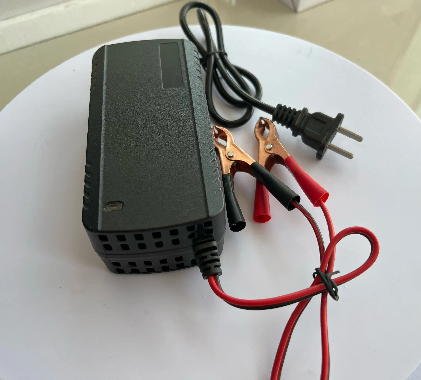 Factory Direct Supply 12V3a 12V5a 12V10A Lead Acid Battery Charger Used for Electric Car Battery