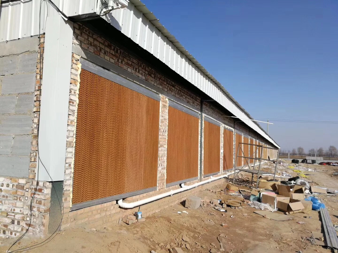 Verdunstungsventilation Niedertemperatur-Kühlkissen Nass-Vorhang-Rohr PVC Aluminium Deep Poultry House Viehhaus