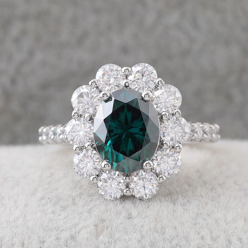 European Style Elegant Retro Flower Silver Gold Plated 2CT Oval Emerald Moissanite Diamond Halo Ring