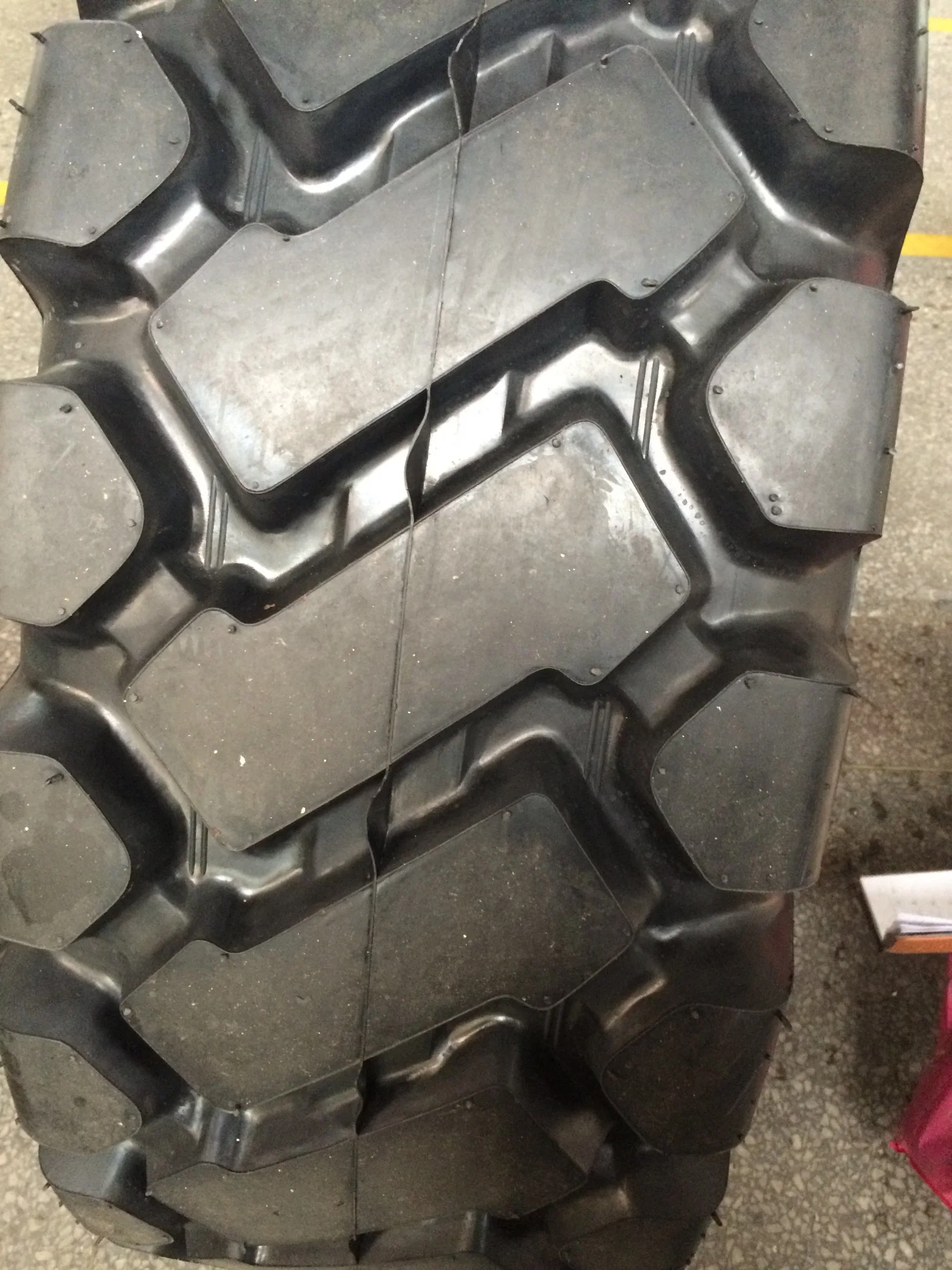 L-3 Pattern OTR Tyre/Tire, Excavator Tyre/Tire, Loader Tyre/Tire (23.5-25)