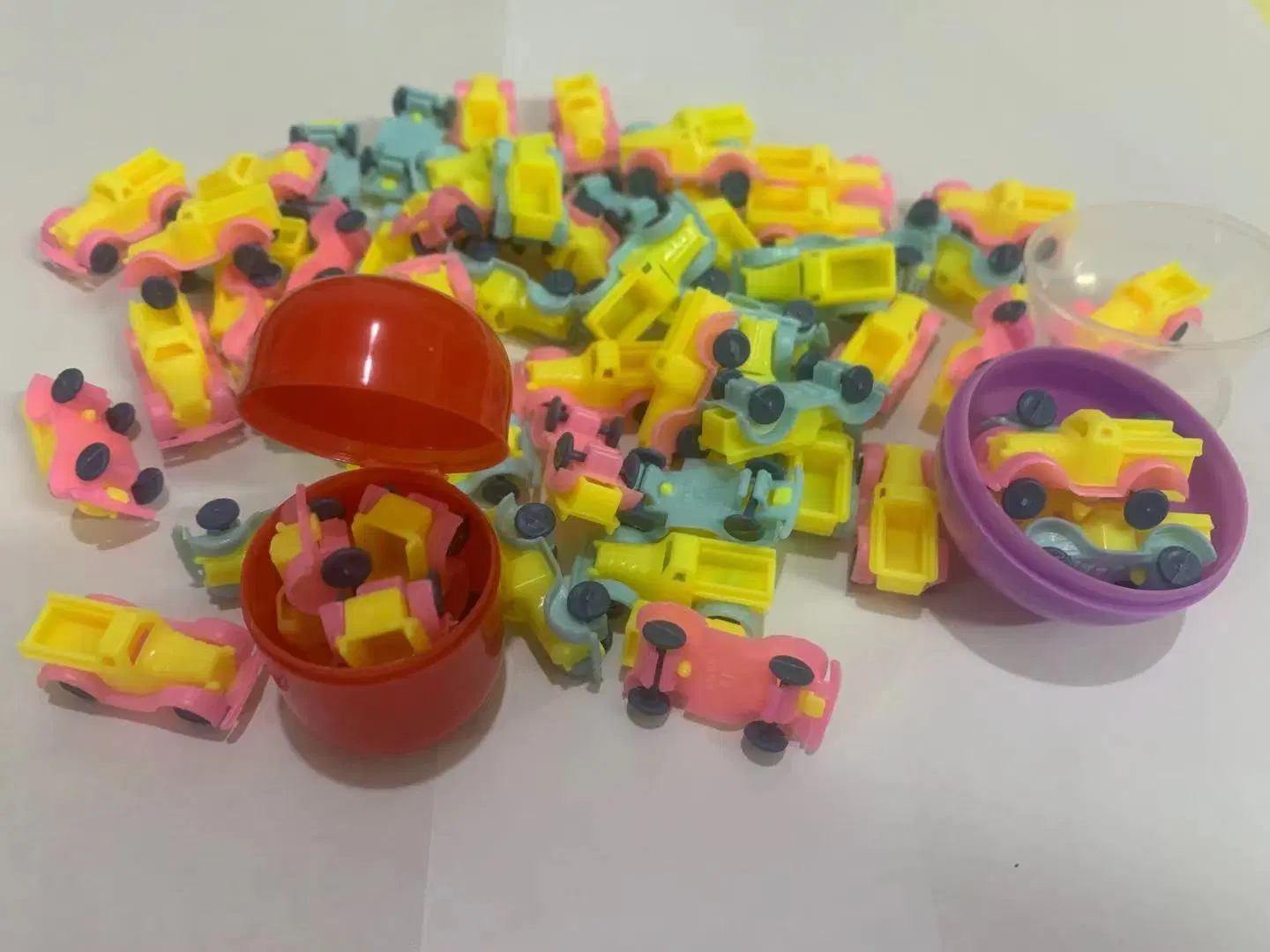 Hot Sell Kids Party Favors Small Toy Used for Capsules