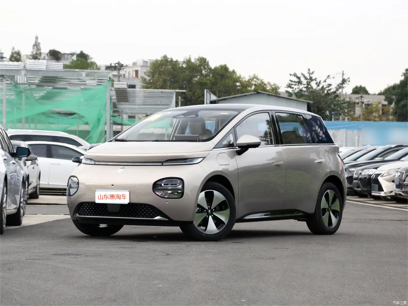 Wuling Baojun Yunduo 4-Roues 5-Places Voiture Électrique pour Adultes / Nouvelle-Occasion / Seconde Main Électrique / Véhicule Électrique / Batterie / Énergie Verte / SUV Électrique